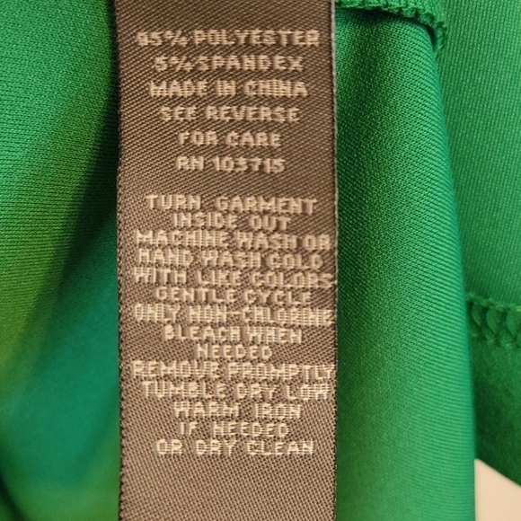 𝅺sharagamo Crepe Sleeveless Split Neck Dress - Picture 7 of 7